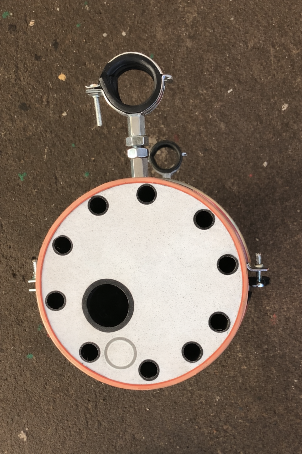 Cross-section of an MU probe — central pipe, ten outer pipes and borehole pipe simulation